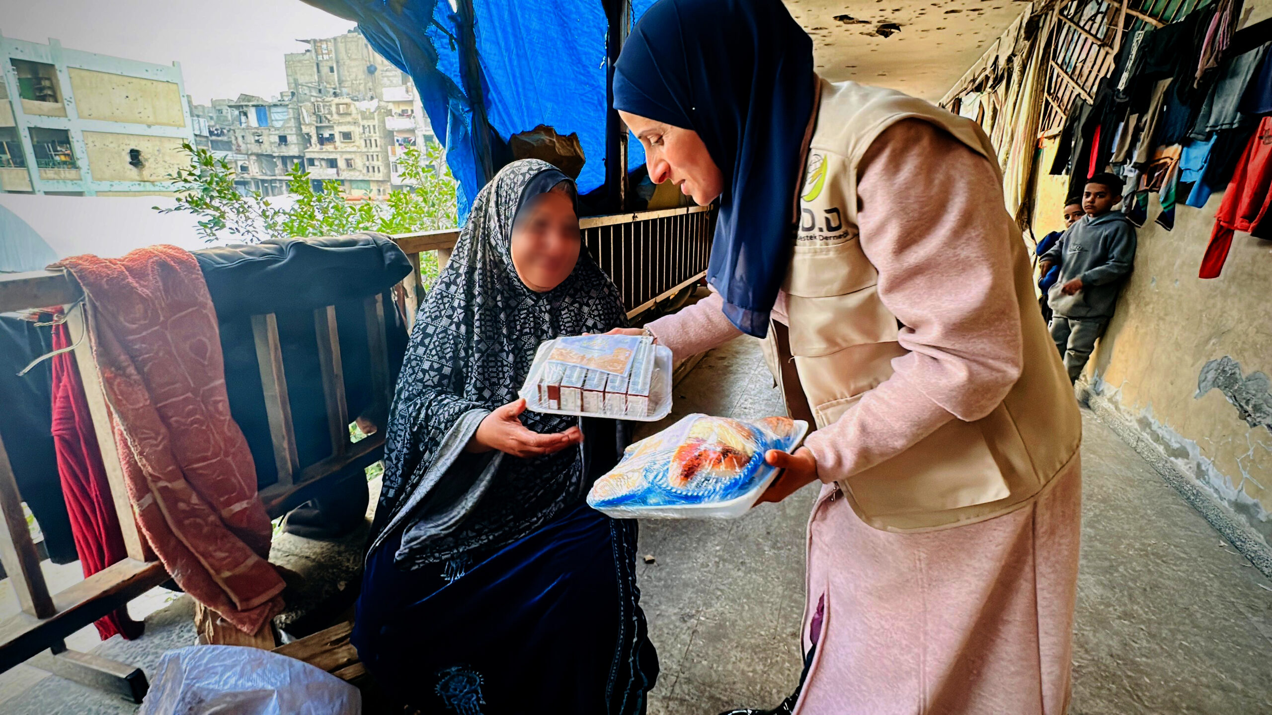 Gazze Destek distributes Suhoor meals to displaced people